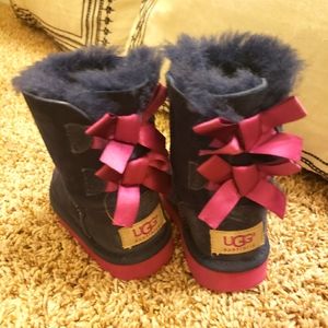 Little Girls Bailey Bow Ugg Boots - Size 6